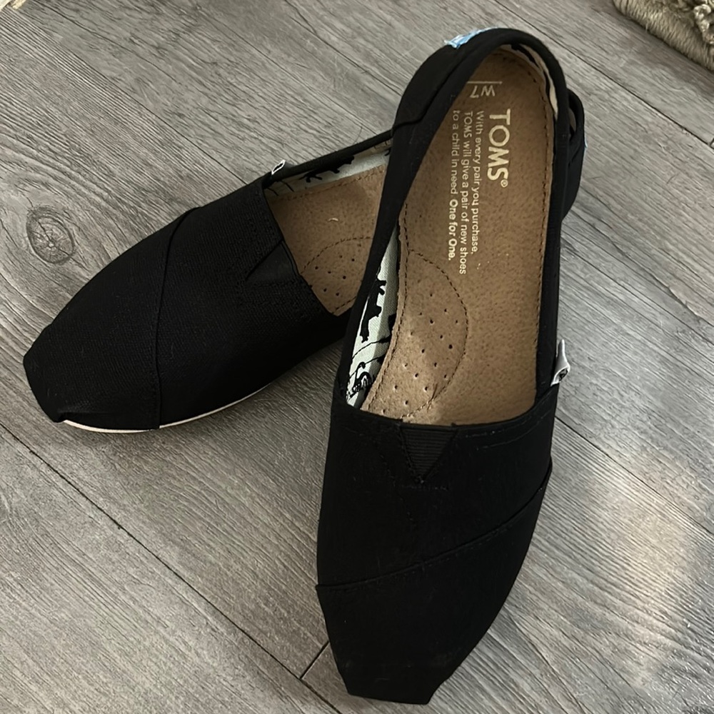 Brand New Toms Shoes